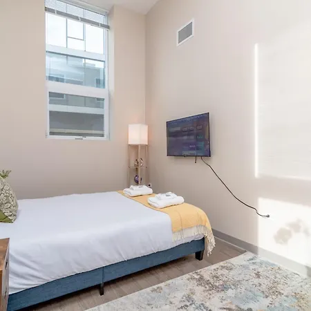 Mccormick Place Magnificent 2br With Optional Parking, Patio, Gym Access Near Grant Park, Museums, Soldier Field & Shore Apartment Chicago