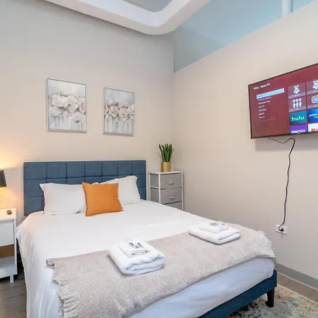 Apartment Chic South Loop 2br With Gym And Optional Parking Near Grant Park, Mccormick Place, Museum Campus & Downtown Chicago
