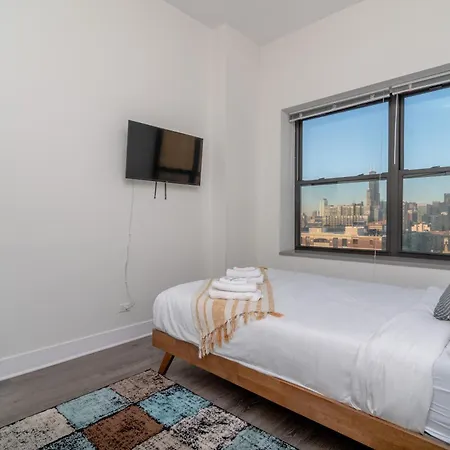 Apartment Mccormick Place 3br Luxury Penthouse Duplex With Personal Rooftop And Optional Parking For 8 Guests In South Loop Chicago