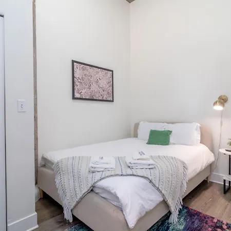 Mccormick Place 3br Luxury Penthouse Duplex With Personal Rooftop And Optional Parking For 8 Guests In South Loop Apartment Chicago