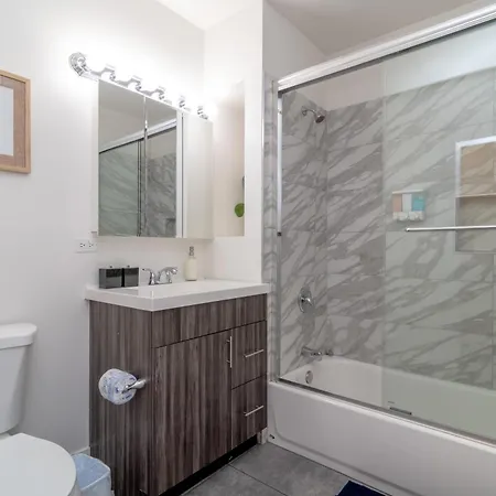 Mccormick Place 3br Luxury Penthouse Duplex With Personal Rooftop And Optional Parking For 8 Guests In South Loop * Chicago