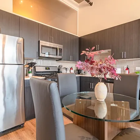 Modern 2br Loft With Amazing Skyline View And Optional Parking For 8 Guests Near Mccormick Place And Soldier Field * Chicago