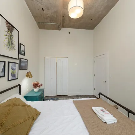 Family Friendly 2br South Loop With Optional Parking And Gym Access Sleeps Up To 8 Near Mccormick Place And Soldier Field Apartment