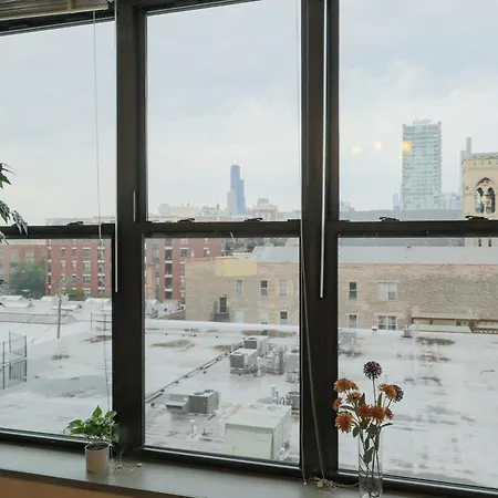 Family-friendly 3br Near Mccormick Place, Soldier Field & Shedd Aquarium, A Prime South Loop Spot Apartment