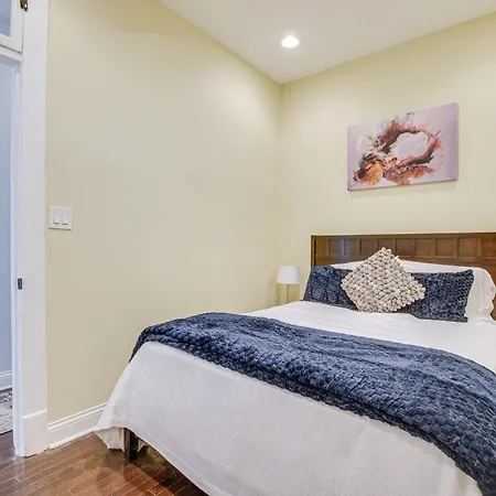 Apartment Spacious With Deck About 3 Mi To Downtown Chicago! *