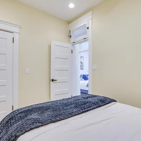 Spacious With Deck About 3 Mi To Downtown Chicago! *