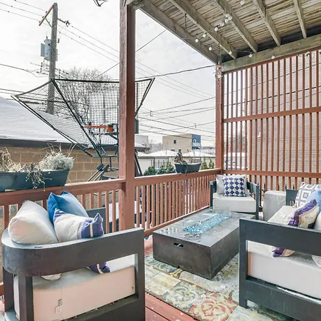 Apartment Spacious With Deck About 3 Mi To Downtown Chicago! Chicago