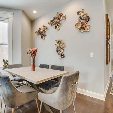Apartment Spacious With Deck About 3 Mi To Downtown Chicago!