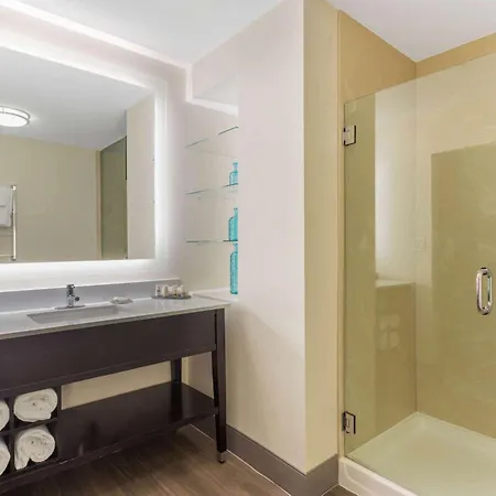 La Quinta & By Wyndham Downtown Hotel 3*