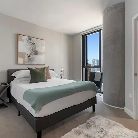 Aurelien Spacious In The Heart Of Gold Coast Apartment Chicago