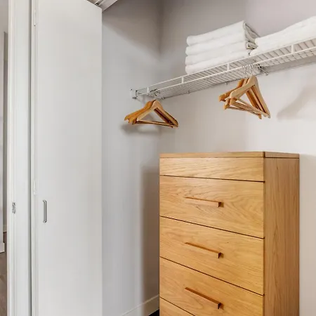 South Loop 2br W B-ball Gym Pool Nr Colleges Chi-987 Chicago
