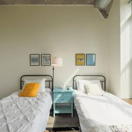 Walkable 2br In South Loop With Optional Parking And Gym Access Near Mccormick Place, Museum Campus & Lakefront Apartment
