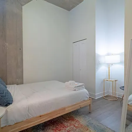 Apartment Stylish 2br With Optional Parking & Gym Access Near Lakefront, Shedd Aquarium And Mccormick Center