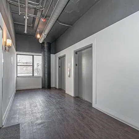 Group-friendly 6br Luxury In Prime South Loop Location With Optional Parking And Gym Access Near Mccormick Place, Soldier Field And Grant Park Chicago