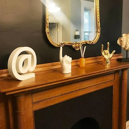 Modern Oasis Near Park, Pet Friendly, Fast Wi-fi. Apartment Chicago