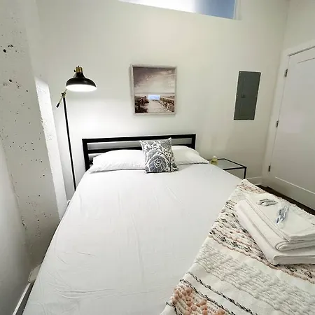 2br Retreat With Optional Parking And Gym Access Near Mccormick Place And Soldier Field Apartment