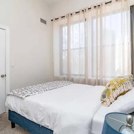 Apartment Mccormick 420 Friendly 2br With Optional Parking For Up To 6 People