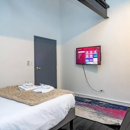 Luxury 5br South Loop With Pool Table And Optional Parking Near Mccormick Place, Field Museum And Soldier Field Apartment *