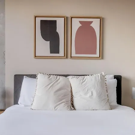 River North 1br Nr Riverwalk W Yoga Chi-1040