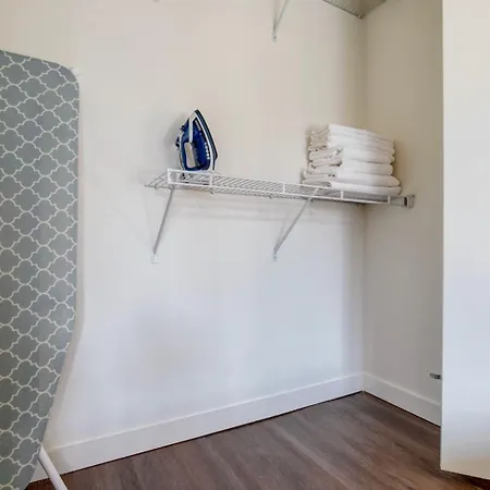 River North 1br W Pool Fitness 1 Block To L Chi-1039 * Chicago