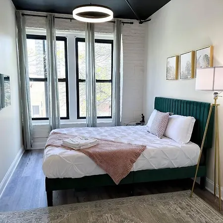 Family And Group Friendly 5br Spacious Unit With Pool Table And Optional Parking Near Mccormick Place And Soldier Field * Chicago