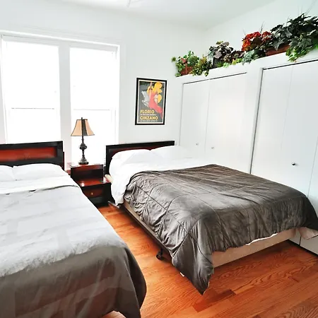 Stone Mansion Sleeps 10-20 Free Tv & Parking * Chicago