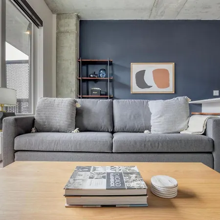 River North 1br W Outdoor Pool 1 Block To L Chi-1035 * Chicago