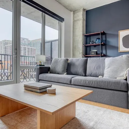River North 1br W Outdoor Pool 1 Block To L Chi-1035 Apartment *
