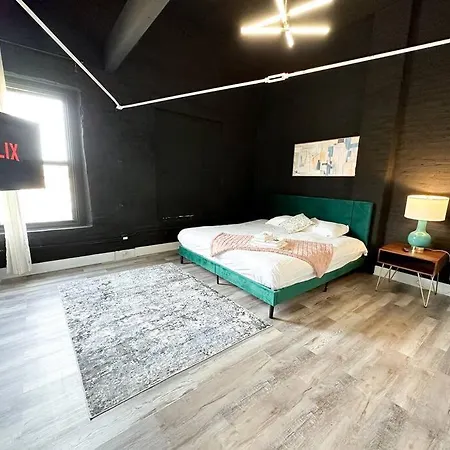 Luxury 5br Retreat Perfect For Groups With Pool Table & Optional Parking Near Mccormick Place And Soldier Field * Chicago