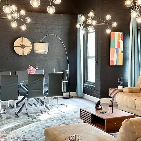 Apartment Luxury 5br Retreat Perfect For Groups With Pool Table & Optional Parking Near Mccormick Place And Soldier Field *