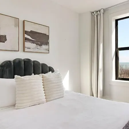 1br Chic & Elite In Hyde Park - Shoreland 714