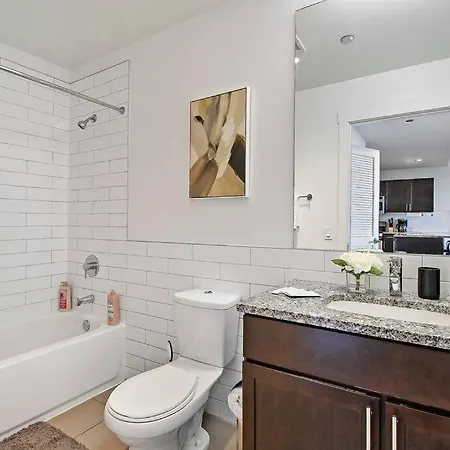 1br Chic & Elite In Hyde Park - Shoreland 714 Apartment