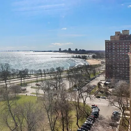 2br Stylish In Hyde Park - Shoreland 1320