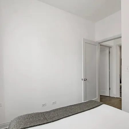 2br Comfy And Roomy In - Del Prado 1013 *