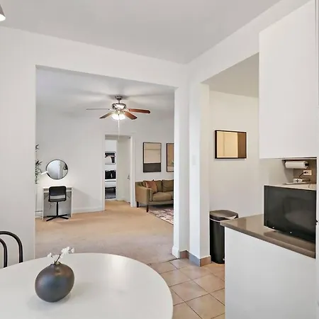 Sleek 1-bedroom In - East Park Tower 0610 Rep Apartment