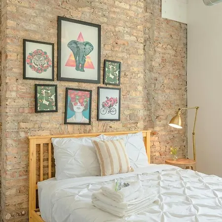 Spacious 420- Friendly 3br With Optional Parking Near Mccormick Place, Soldier Field & Uic Campus * Chicago