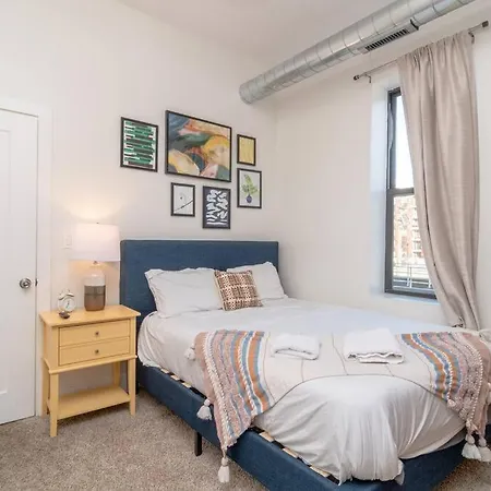 Stylish 420 Friendly 3br Getaway With Optional Parking Near Mccormick Place, Grant Park & Soldier Field Apartment *