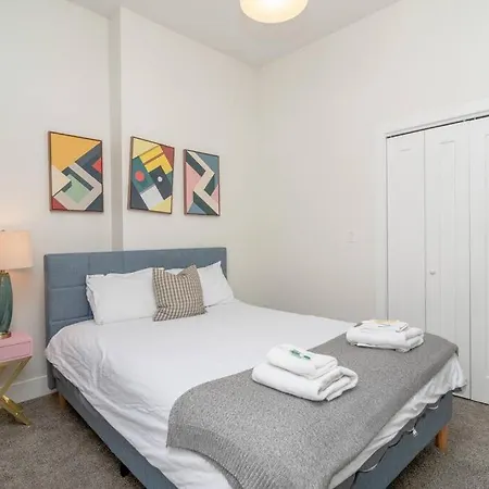 Mccormick Place Charming 420 Friendly 3br With Optional Parking Sleeps 8 Guests Near Soldier Field And Lakefront Trail Apartment *