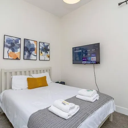 Mccormick Place Charming 420 Friendly 3br With Optional Parking Sleeps 8 Guests Near Soldier Field And Lakefront Trail *