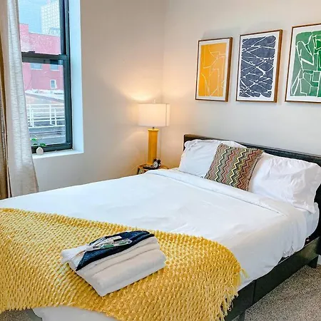 Mccormick Place Charming 420 Friendly 3br With Optional Parking Sleeps 8 Guests Near Soldier Field And Lakefront Trail * Chicago