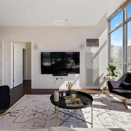 K2 Sky High With Stunning Views In West Loop