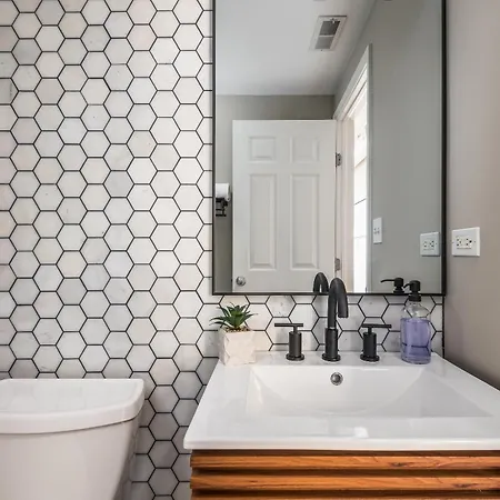 The Upscale Getaway Near Downtown *