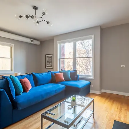 The Upscale Getaway Near Downtown Apartment *