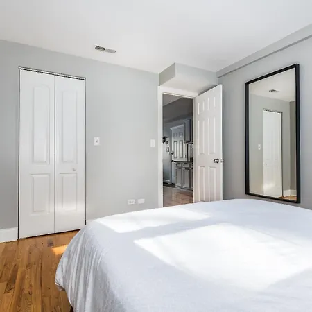 Apartment The Bright Retreat In Andersonville