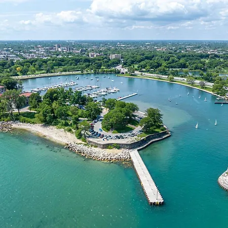 The Chic Urban Oasis Near The Lake! Apartment Chicago