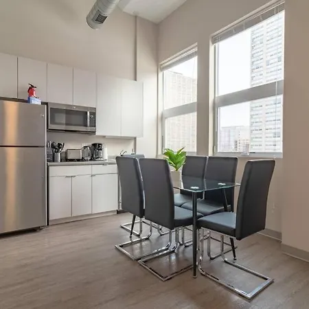 Modern 2br South Loop Gem Near Mccormick Place, Navy Pier, Adler Planetarium & Columbia College