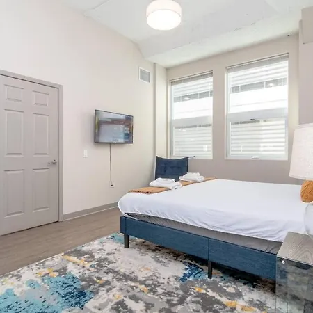 Bright 2br With Gym And Optional Parking Near Soldier Field, Museum Campus, Mccormick Place Chicago