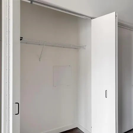 Apartment River North 1br W Terrace Grills Yoga Chi-1032 *
