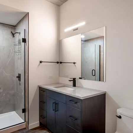 River North 1br W Terrace Grills Yoga Chi-1032 Apartment Chicago