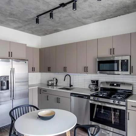 River North 1br W Terrace Grills Yoga Chi-1032 *